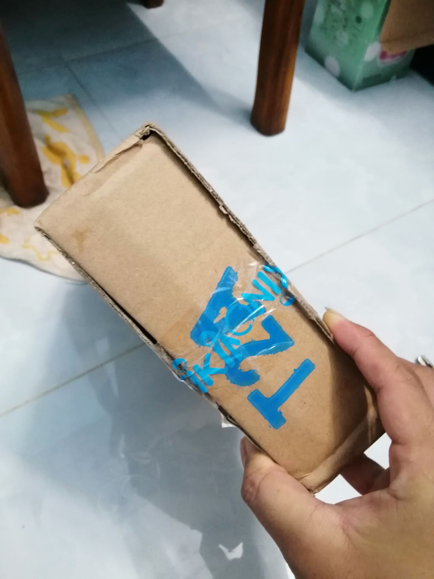 Sản phẩm cực kỳ ok lun. đáng giá tiền cắm do nhận liền lun . những cái của tui bị lỗi .màu sơn nhưng chấp nhận được . nói Chung hài lòng . quên nữa GHN giao hàng chậm quá trời .tui mua nhiều r mà . chưa có đơn nào chạm như cái đơn này huhu