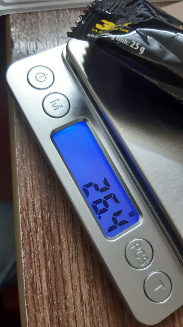 mình mua chơi thôi chứ ko cân gì cả. cân tự tắt nếu ko dùng. pin sạc. mình mua chơi thôi chứ ko cân gì cả. cân tự tắt nếu ko dùng. pin sạc.