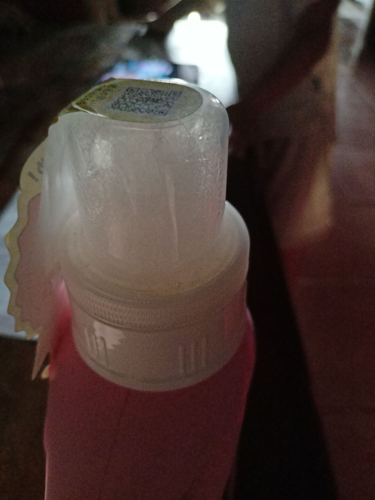 nhận hàng thấy bọt đầy nắp, không biết có bị gì không. nhận hàng nguyên vẹn nhận hàng thấy bọt đầy nắp, không biết có bị gì không. nhận hàng nguyên vẹn