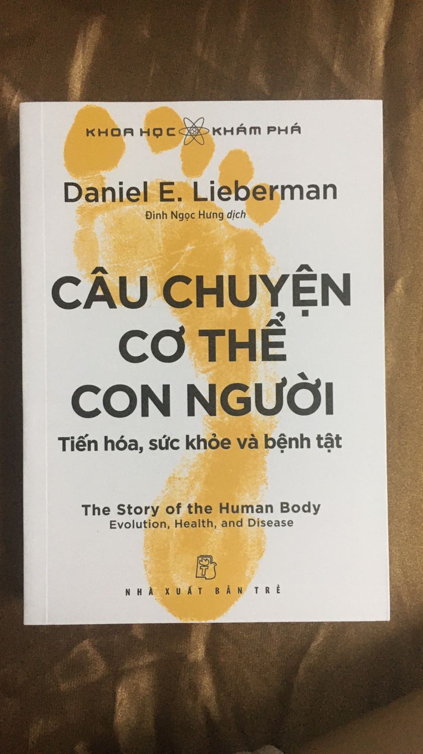 Giao hàng siêu nhanh luôn. Đặt 1 ngày xong đã giao. Nội dung mình xem qua khá hấp dẫn nói về những thay đổi và tiến hoá của cơ thể con người qua hàng triệu năm gắn liền với chế độ ăn uống, lao động. Rất đáng mua nha mn