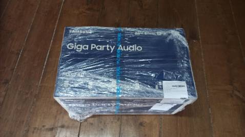 mới vừa nhận được hàng, đóng gói cần thận, quá tốt trong tầm giá, tiki giao hàng nhanh, tuy là đang dịch covid, âm thanh rất tốt.