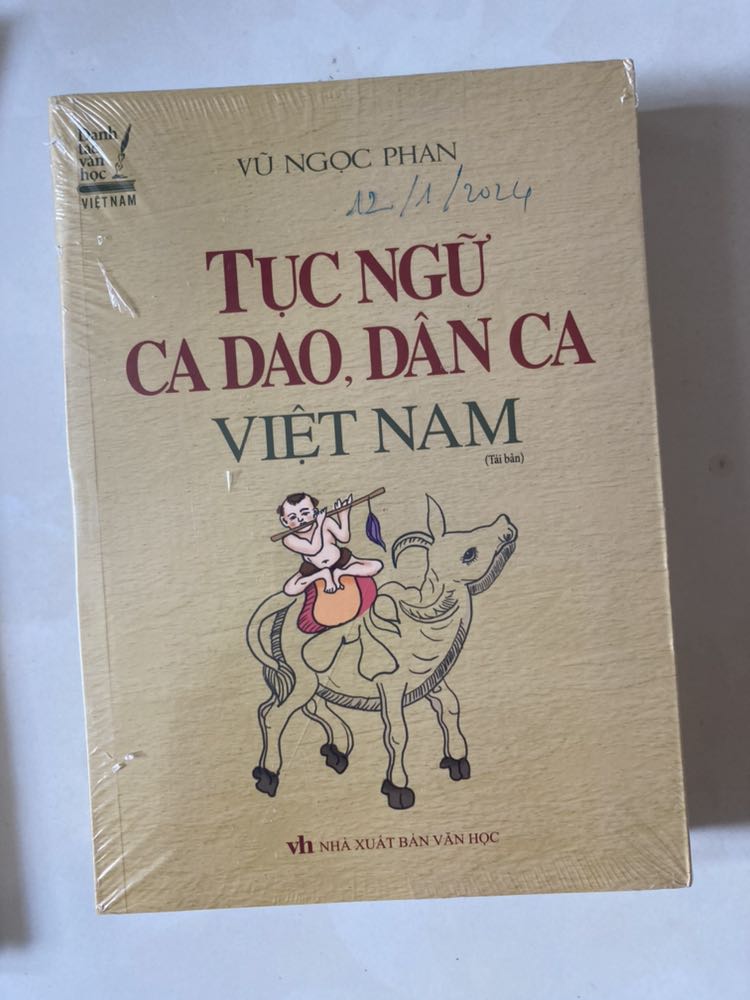 Chất lượng sản phẩm tốt, giá cả sale nhiều so với giá gốc, shiper giao hàng thân thiện. Nội dung thì không cần suy tư vì là một tác phẩm nổi tiếng xứng tầm danh tác văn học Việt Nam