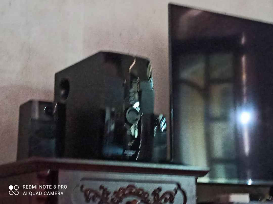 tiki giao hàng rất nhanh và đóng gói đẹp không bị bóp méo.mở ra thì loa vẫn còn mới