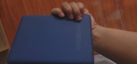 Quá ưng luôn. 
Nỗi đau khổ khi bị mất con kindle ppw4 đã mau chóng bay vèo khi nhận được em ppw5. 
Màn hình màu ấm rất tuyệt vời, máy màu denim cũng rất đẹp và sang. 
Shop gửi tặng cái ốp da màu Denim nữa, đỉnh  ghê. Cám ơn shop tinh tế Quá ưng luôn. 
Nỗi đau khổ khi bị mất con kindle ppw4 đã mau chóng bay vèo khi nhận được em ppw5. 
Màn hình màu ấm rất tuyệt vời, máy màu denim cũng rất đẹp và sang. 
Shop gửi tặng cái ốp da màu Denim nữa, đỉnh  ghê. Cám ơn shop tinh tế