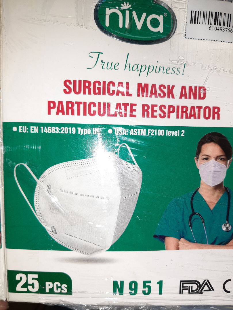 ghi là N95 nhưng thực tế là khẩu trang y tế loại ASTM F2100 cấp 2, chưa đạt mức N95. mình là nhân viên y tế hoạt động trong vùng dịch nên không hài lòng về chuyện này, điều gỡ gạc duy nhất là nó vẫn tạm chấp nhận để sử dụng với đồ bảo hộ.