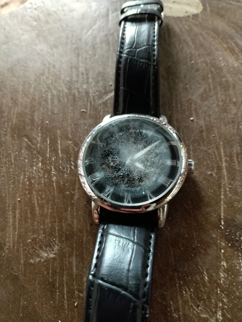 shop đểu hết chỗ nói cái đồng hồ mấy chục nghìn còn có chống nước 300 nghìn dùng như lô