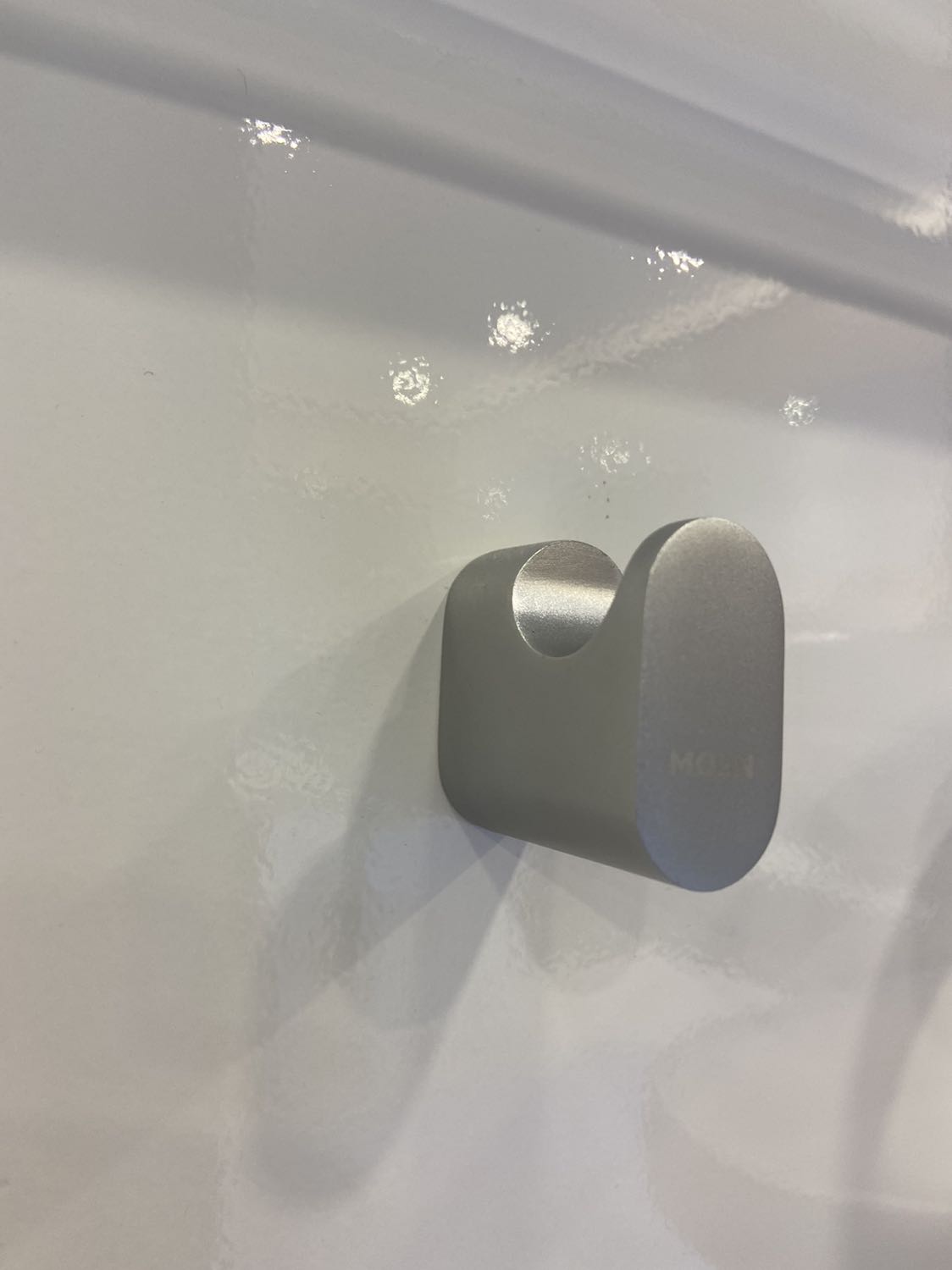 Móc đẹp, chắc, móc được nhiều đồ. Dễ lắp. Nên mua nhiều cái gắn sẽ đẹp hơn nhé mọi người