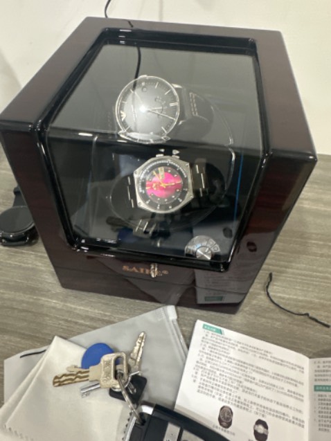 Mình mới mua shop hỗ trợ rất nhiệt tình và uy tín, ai chơi đồng hồ cơ nên mua ủng hộ shop vừa túi tiền lại đẹp và hợp lý