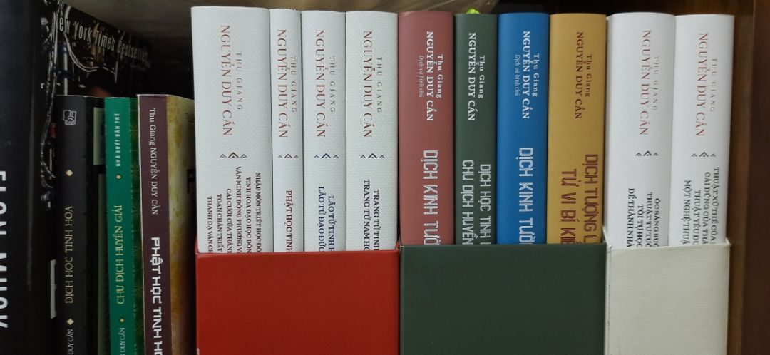 đã có đủ trọn bộ của cụ Thu Giang. Nếu bạn muốn nghiên cứu các tinh hoa về văn hóa, triết học của phương Đông thì đây là bộ sách phải có nhất là với các cuốn tinh hoa. Cám ơn NXB Trẻ đã dày công in bộ này.