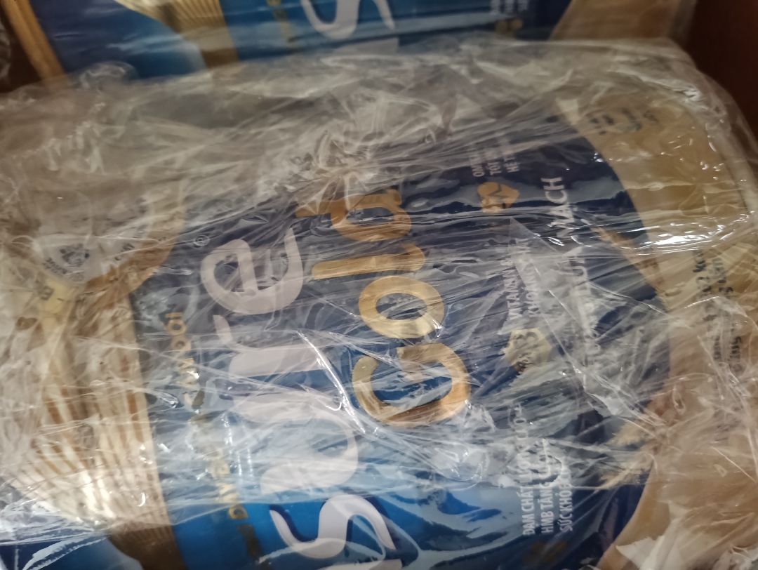 Sản phẩm ghi sữa ít ngọt nhưng hàng nhận về tay lại là sữa ngọt. 

Vô cùng khó chịu vì cách bán hàng treo đầu dê bán thịt *** của Tiki. 

Tiki trading đã *** như thế này thì ai dám mua trên Tiki nữa chứ?

Mua hơn 1 triệu, tiền ship gần 50 ngàn nhưng gói hàng cực kỳ thô sơ. Trong khi những sàn thương mại điện tử khác có thể app mã miễn phí vận chuyển. 

Lần đầu tiên cũng là lần cuối cùng mua hàng của Tiki Trading. Quá tệ hại.