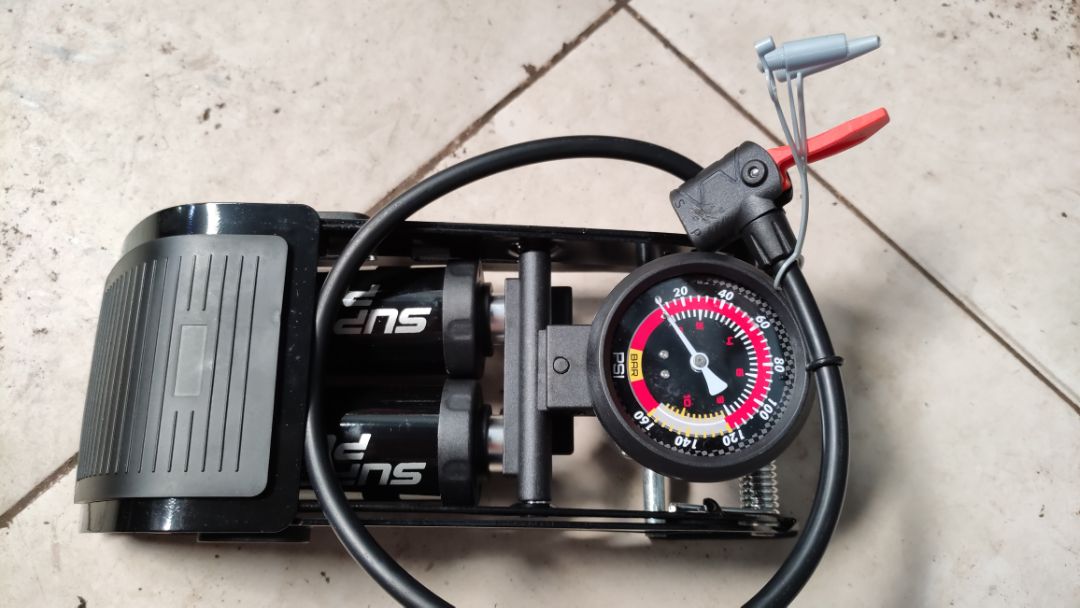 giao thiếu kim bơm nhỏ,
hàng quảng cáo cổng nối ống bằng nhôm nhưng hàng giao cổng nối ống bằng nhựa bề ngoài vết trầy tùm Lum tôi chọn mua sản phẩm này giá cao hơn các shop khác mong chất lượng tốt hon nhưng thất vọng quá