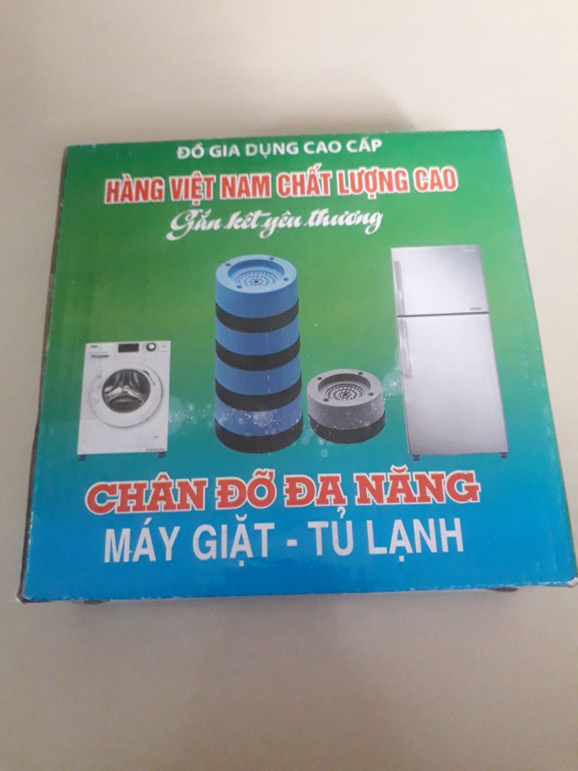 Giao hàng đúng nhanh, order từ ngày hôm qua, trưa hôm nay đã nhận được hàng. Kèm theo "thư cám ơn" của shop nữa làm cho mình có cảm giác mình là người rất quan trọng của shop!
