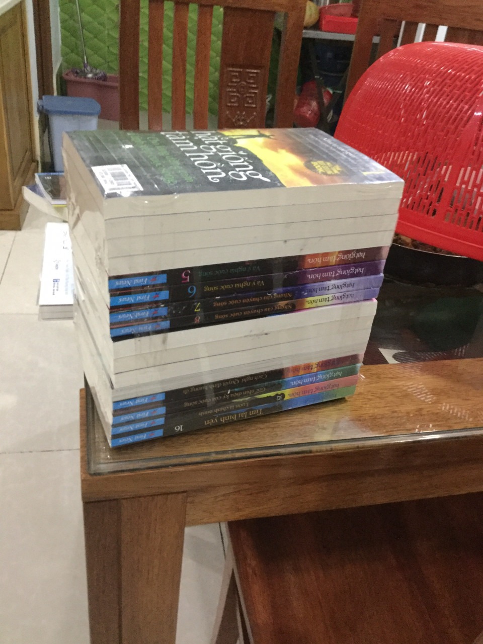 Còn nguyên màn seal, sách mới cóng. Giao hàng nhanh đúng chất tiki