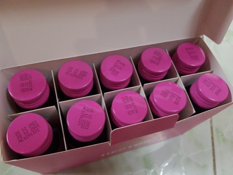 Shop Đóng gói kỹ, giao hàng nhanh, sp ngon dễ uống lắm. Đã mua của shop rùi, uống được 1 liệu trình thấy da dẻ sáng mịn thấy rõ luôn. Nhất định sẽ mua lại và giới thiệu bạn bè mua uống