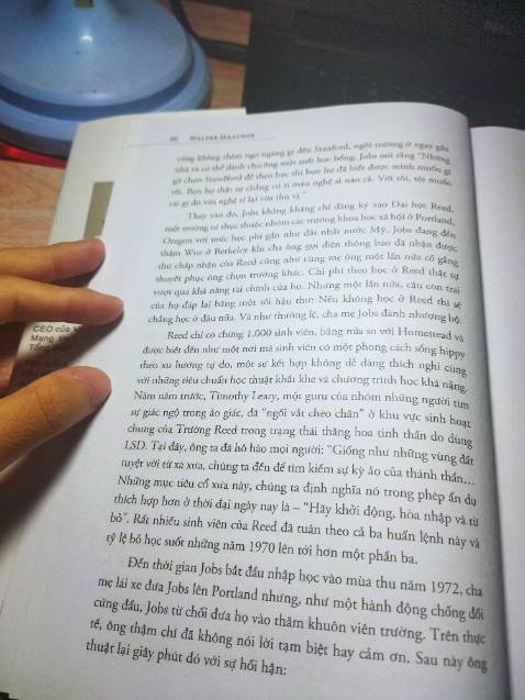 Đang đọc nửa đêm thấy cuốn quá nên ý kiến cho các bạn cùng biết. Steve quả thật có khá khứ thật đặc biệt dù mới đọc xong chương 1 nhưng thấy nó rất cuốn hút về câu chuyện