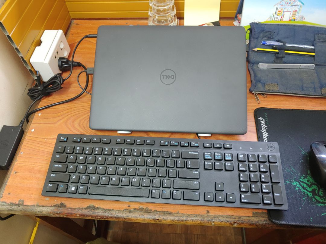 Đóng gói cẩn thận, giao hàng nhanh. Sản phẩm kết nối dễ dàng với laptop. Bàn phím ko gây tiếng ồn. Rất đáng tiền Đóng gói cẩn thận, giao hàng nhanh. Sản phẩm kết nối dễ dàng với laptop. Bàn phím ko gây tiếng ồn. Rất đáng tiền