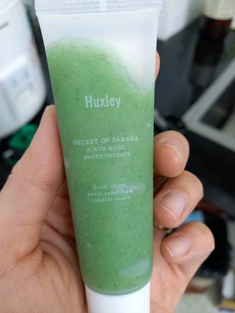 Sản phẩm xinh đến mức mình k nghĩ là nó bé thế huhu. Ko đọc kĩ ai dè tuýp có 30g thôi bé bé xinh xinh ạ. Mn mua tuýp to mà dùng