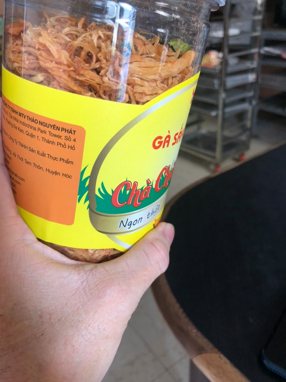 trước mua km trong siêu thị, giờ dịch không đi siêu thị được nên lên tiki mua, ăn vị rất ngon, hơn nhiều loại khác, thớ gà không bở.