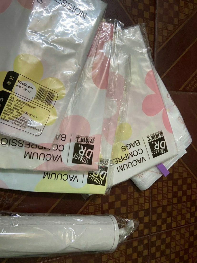 Túi dày oke nha. dai , đựng được nhiều đồ lắm luôn. hút lại xẹp lép rất là tiện và gọn luôn. 5 sao nhé