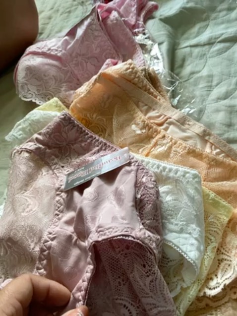 Toàn là size F
Hàng ko giống hình