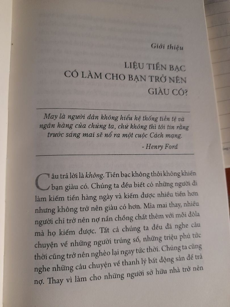 Chất lượng sách tốt. Là một cuốn sách rất đáng đọc ạ. Và đặc biệt là những ai quan tâm đến lĩnh vực tài chính
