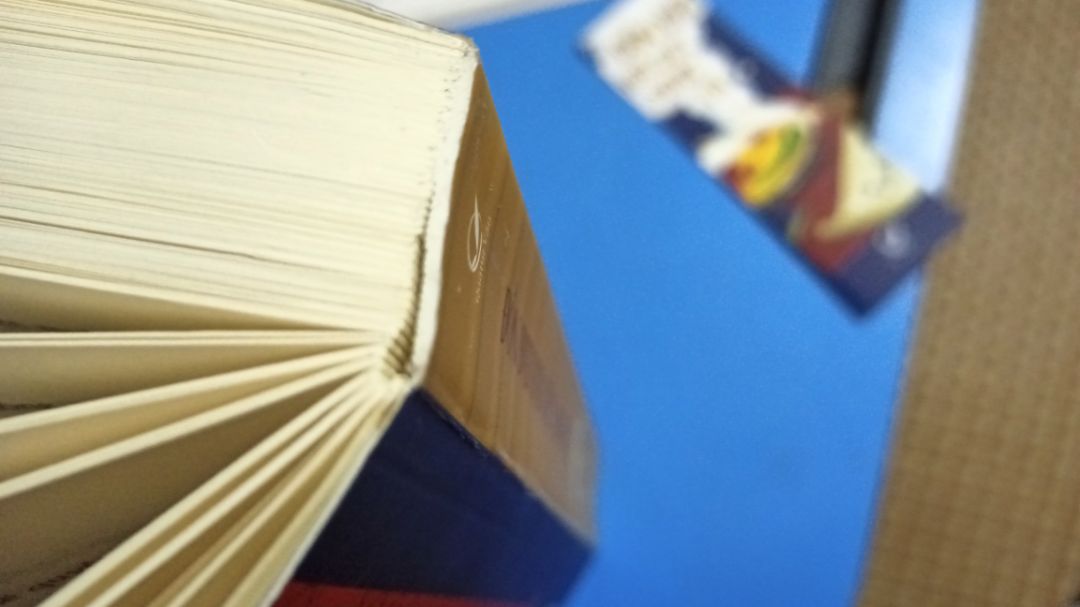 Trước hết truyện siêu hài, siêu đáng yêu, giá cũng siêu yêu nên mình đánh giá 5 ⭐. Tuy nhiên truyện lúc mình mua có màng bọc nhưng mà không hiểu sao mới đọc nó đã bị bong keo như vậy nên mình quyết định đánh giá 3⭐thôi. Xô đi bù lại mình đánh giá toàn bộ là 4⭐.