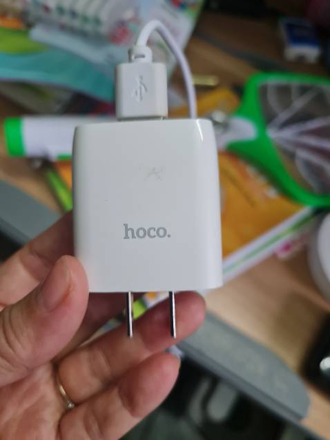 Sạc ko nóng, tiện lợi, nhưng mình thấy sạc cho các thiệt bị thông dụn thì nhanh, nhưng với điện thoại samsung note thì vẫn ko nhanh bằng sạc chính hãng