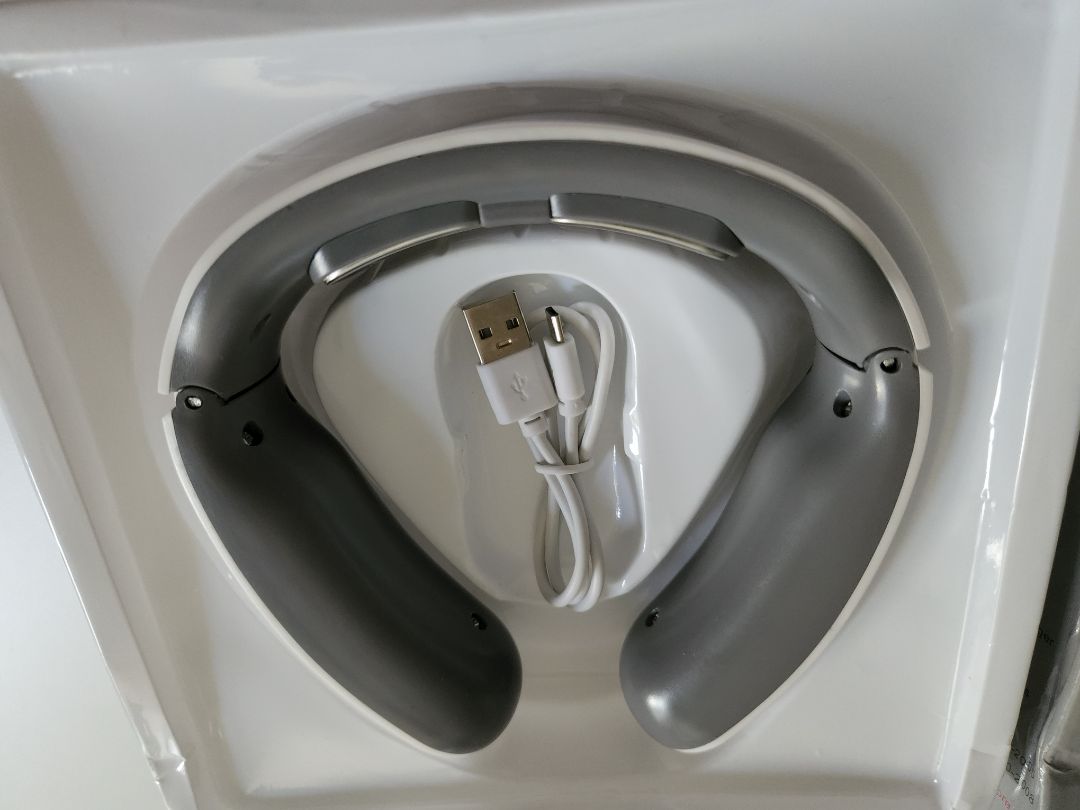 matxa bằng xung điện nên chỉ giật tê tê một chút không khó chịu như nhiều người nói, không biết xài lâu dài được không tạm cho 5 sao tương xứng với giá tiền