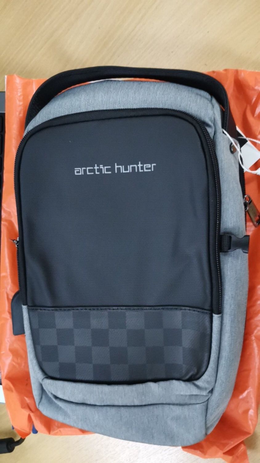 Hàng dày dặn , đường chỉ mấy chắc chắn, mình mua dc giá sale rất ưng ý. Hi vọng feedback của mình giúp cho các bạn mua hàng dễ dàng hơn. Chúc shop buôn may bán đắt nhé.