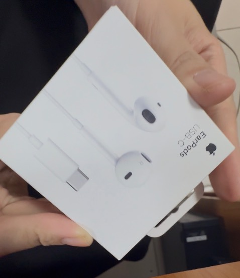 Âm thanh tạm ổn nhen, nchung đặt hàng giao cũng nhanh nữa cơ!!!! Lần sau sẽ đặt thêm nhaaaaa