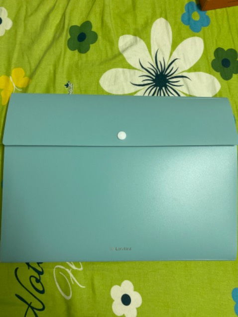 Đẹp và sản phẩm đúng như hình. Để tài liệu đúng khổ A4. Màu sắc dáng vẻ thấy đẹp nha.