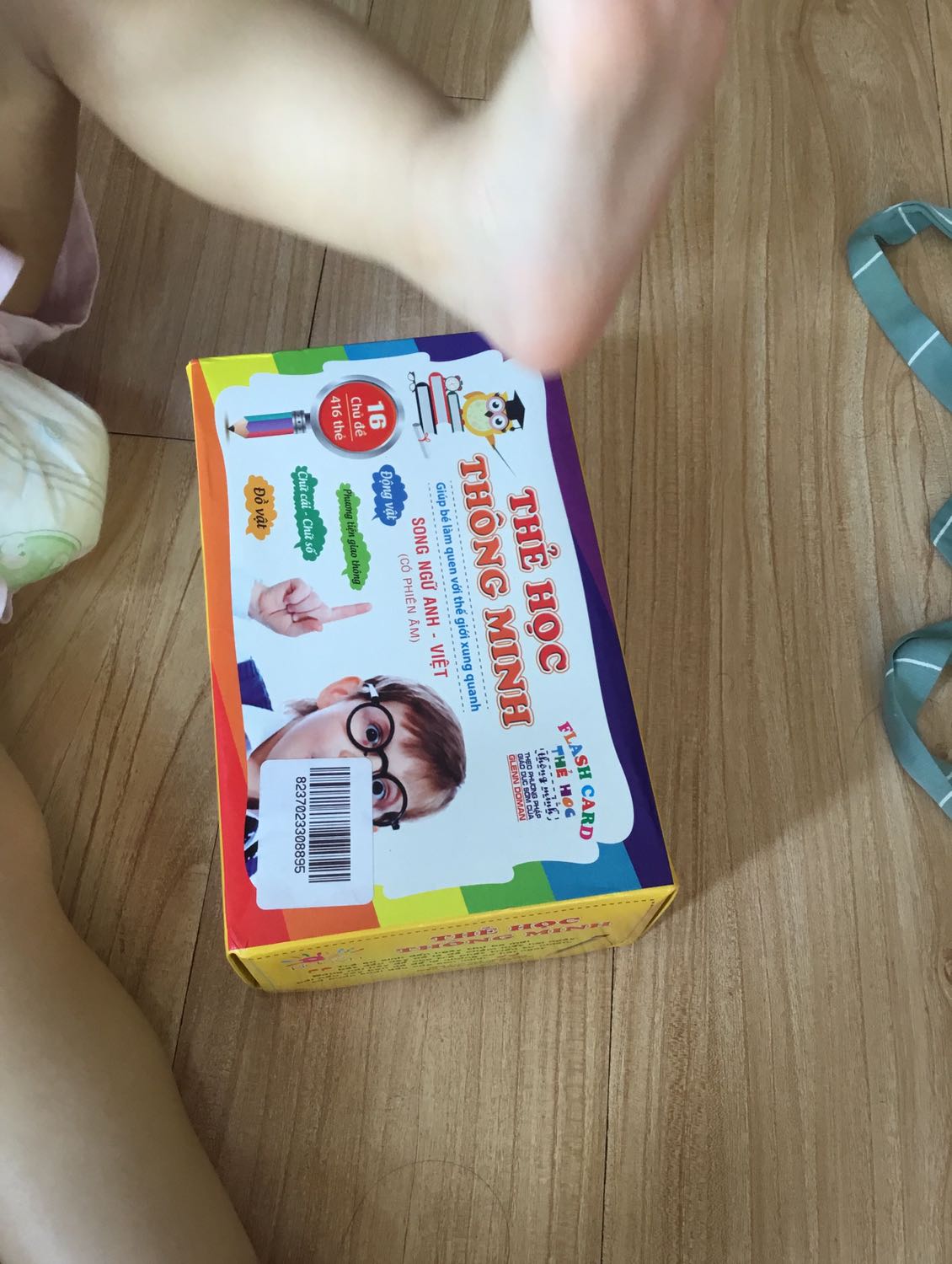 Thẻ rất tốt,rất nhiều từ vựng việt-anh có cả phiên âm,hình ảnh thực tế sống động,bé nhà rất thích,hy vọng shop ra thêm nhiều chủ đề nữa tiếp tục ủng hộ Thẻ rất tốt,rất nhiều từ vựng việt-anh có cả phiên âm,hình ảnh thực tế sống động,bé nhà rất thích,hy vọng shop ra thêm nhiều chủ đề nữa tiếp tục ủng hộ