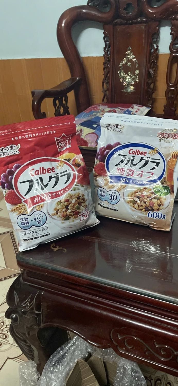 Hàng ko đúng như đặt, đặt 2 gói 600g ít đường cho mẹ tôi bị tiểu đường mà dám giao 1 gói xanh 1 gói đỏ Hàng ko đúng như đặt, đặt 2 gói 600g ít đường cho mẹ tôi bị tiểu đường mà dám giao 1 gói xanh 1 gói đỏ