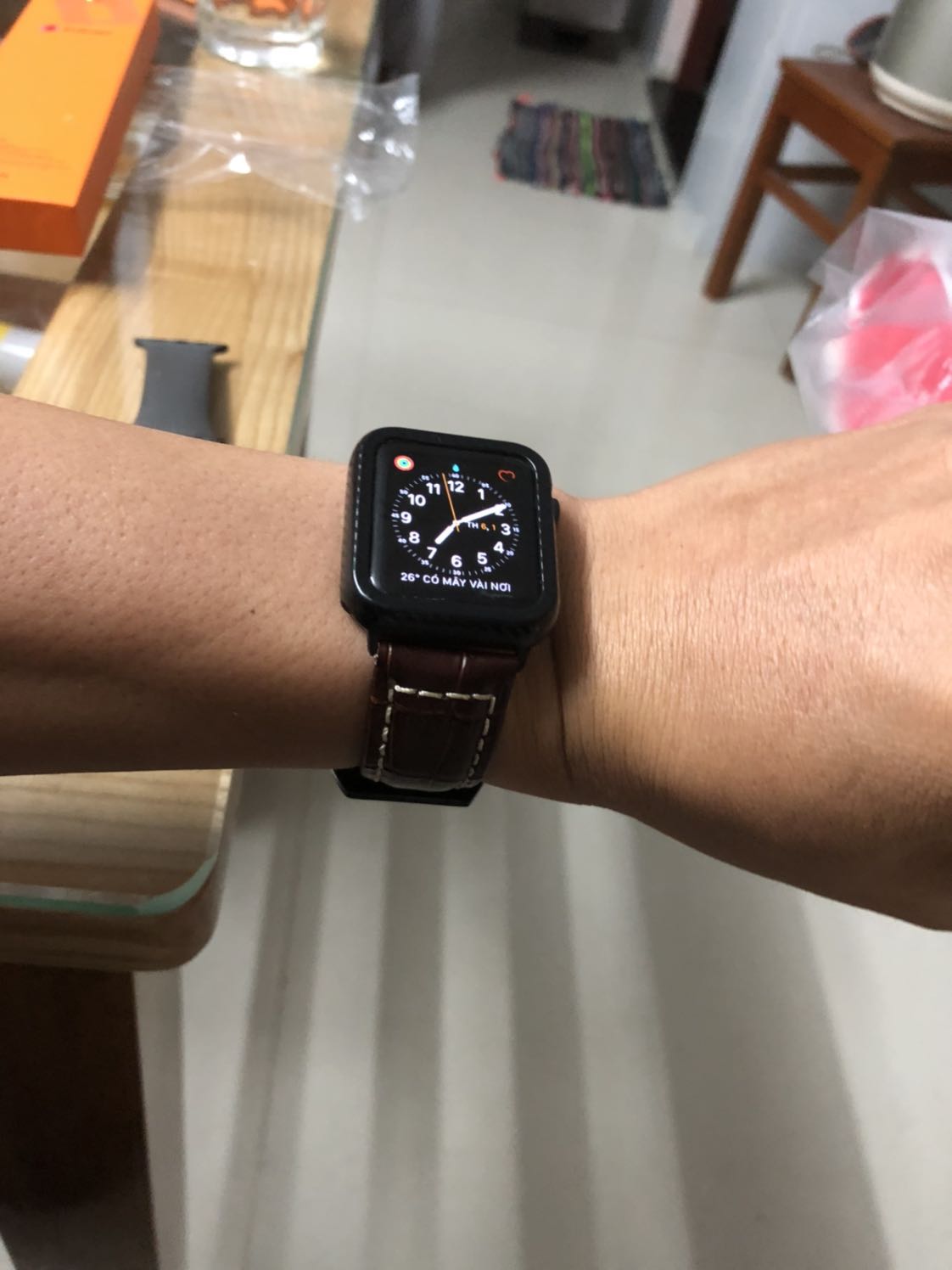 Nhưng hơi cứng. Đeo thời gian nữa xem sao. Có gì úp tiếp