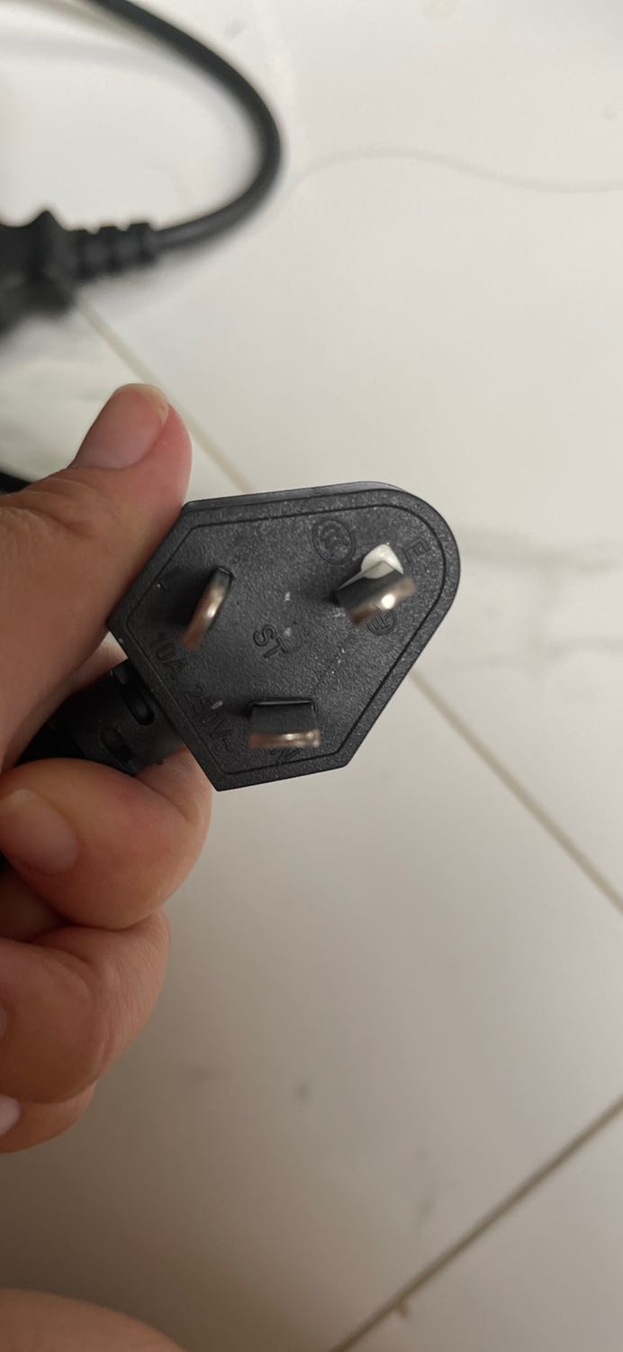 Chui cắm 3 chân vậy mua về ko biêt xài sao nữa 
Nt cho shop củng ko đc câu tl :))) nên cân nhăc khi mua