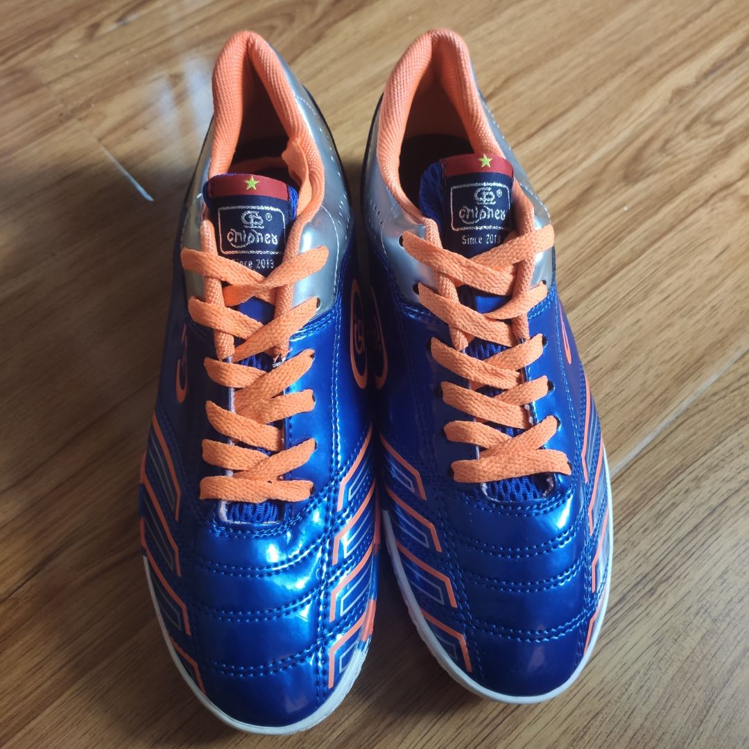 Sản phẩm bền đẹp, đi chắc chân. shop tư vấn và  phục vụ nhiệt tình.  5sao cho shop :))