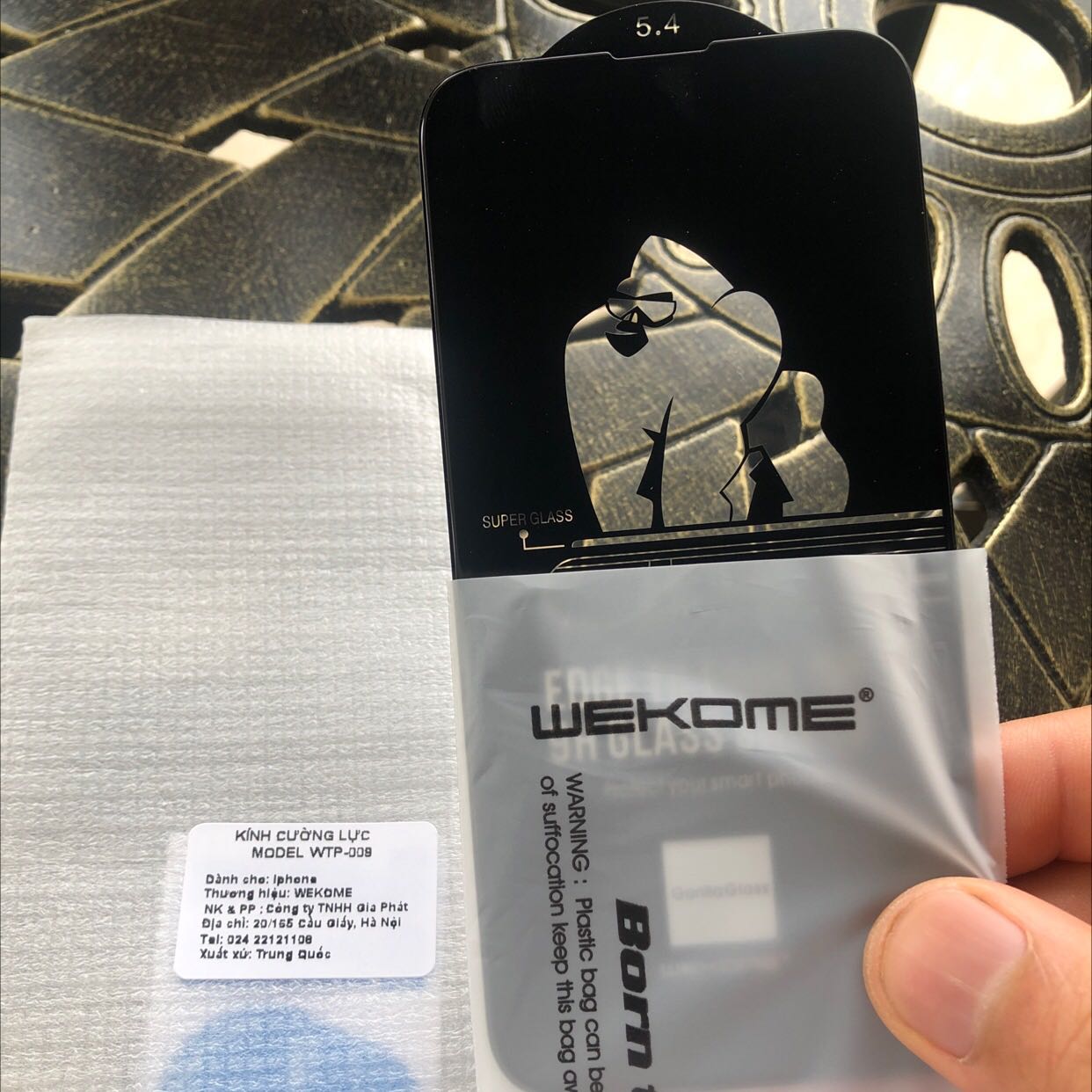 Mình đặt cường lực chống nhìn chộm mà gửi cường lực trắng với lại mình đặt là 8plus mà giao cho mình là của ip 8 rất không hài lòng và sẽ không mua của shop này nữa. Mình đặt cường lực chống nhìn chộm mà gửi cường lực trắng với lại mình đặt là 8plus mà giao cho mình là của ip 8 rất không hài lòng và sẽ không mua của shop này nữa.