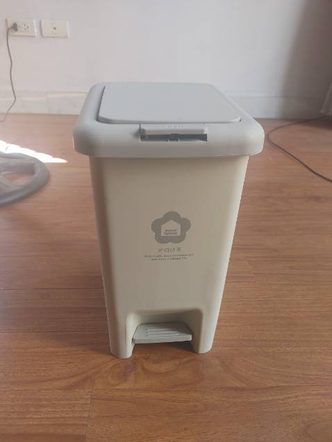 Shop đóng hàng cẩn thận. Shipper thân thiện. Vẫn luôn cố gắng mua của Tiki khi có thể. Thùng rác chắc chắn, đẹp. Cảm ơn shop và Tiki.