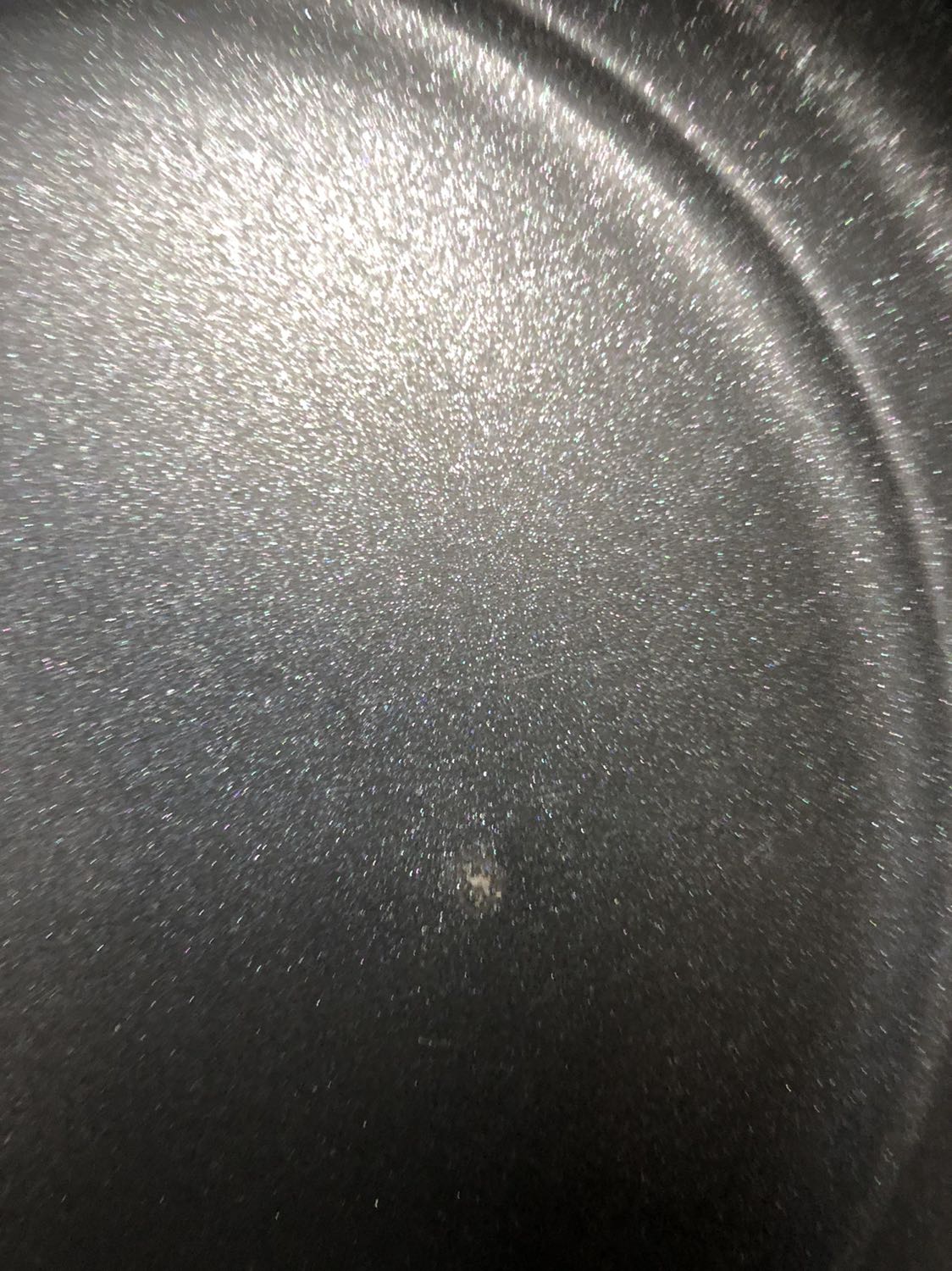 Giao hàng nhanh, nhưng sản phẩm bị lỗi phần nước sơn chống dính bị bong tróc lên , nên yêu cầu đổi lại dùm cái khác! Thanks!