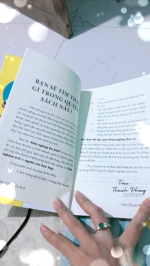 Thực lòng mình đang cần học thêm những kiến thức về kinh doanh thì vô tình biết được cuốn sách này. Nhìn sơ qua mục lục thì thấy cũng thu hút lắm. Hy vọng mình sẽ học hỏi được thêm nhiều kiến thức nữa từ những quyển sách của anh Trần Thanh Phong. Tiki giao hàng nhanh lắm, sách được bao bọc cẩn thận mới tinh ko tì vết luôn.