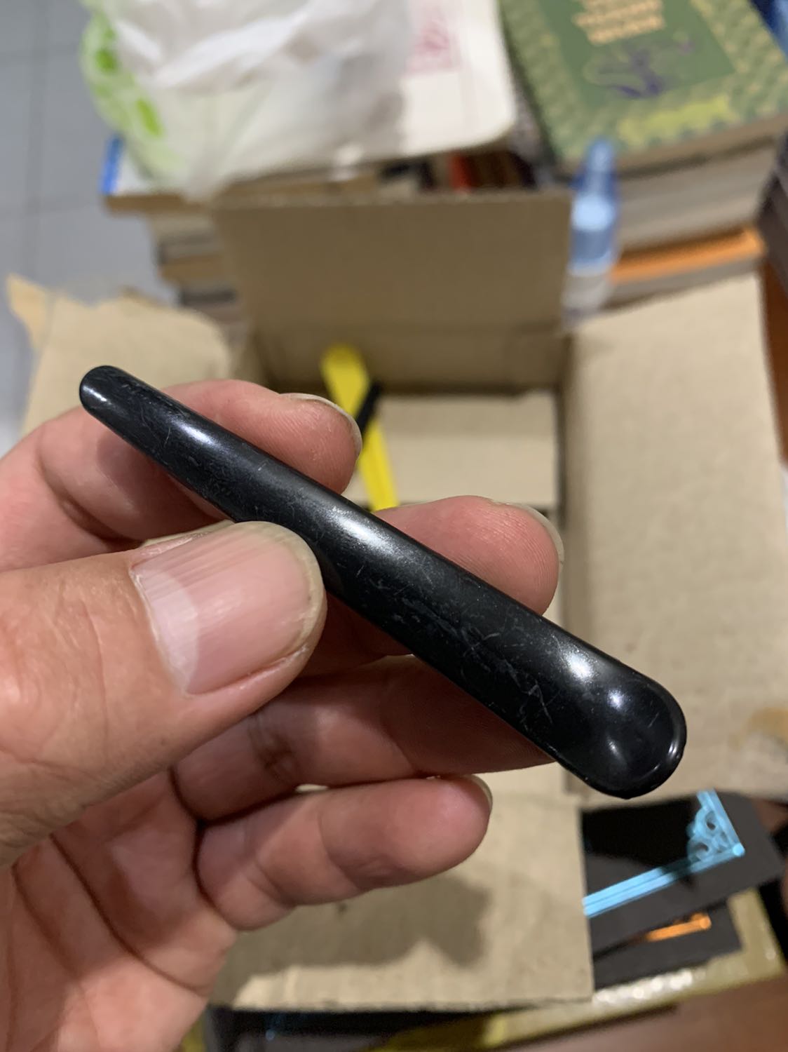 Kẹp trầy nhiều, như hàng bỏ, quá tệ.