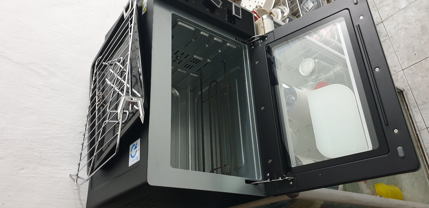 - Thái độ nhân viên giao hàng rất khó chịu, bảo chuyển lên nhà để kiểm tra sản phẩm xem có thiếu đồ ko nhưng bắt khách hàng xuống dứoi thanh toán và tự bê lên.
- Mở sản phẩm ra thì thiếu khay hứng - đã liên hệ với hỗ trợ nhưng chưa thấy báo sẽ chuyển lại đồ thiếu cho khách hàng.