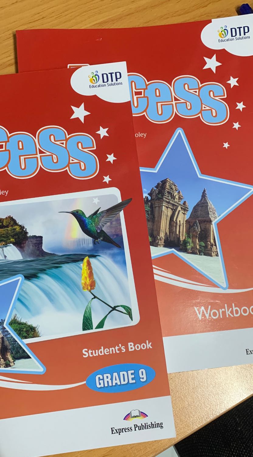 Giao hành nhanh, sách mới, đẹp, có màu Giao hành nhanh, sách mới, đẹp, có màu