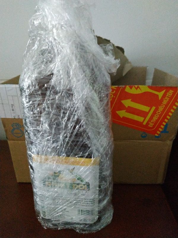 Giao hàng rất nhanh, cẩn thận (đặt đúng chiều mũi tên); đóng gói kỹ; mật ong thơm ngon, đúng mật ong nguyên chất vì không bị loang ra trên giấy thấm.
