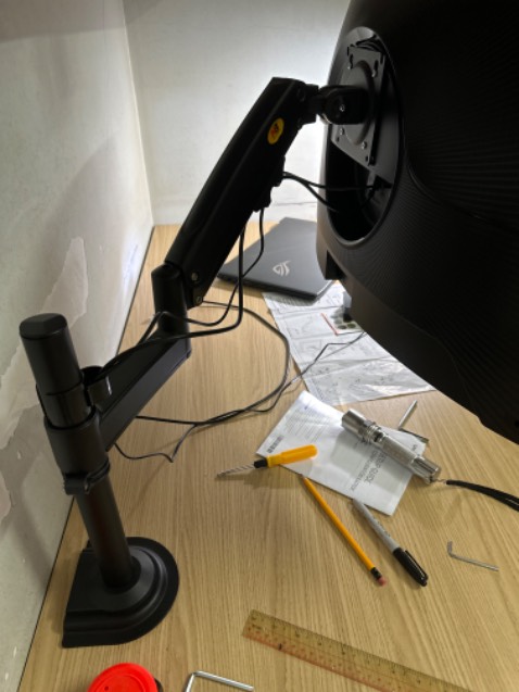 Rất là đáng tiền. Cứng cáp chắc chắn. Mua giá treo tv màn hình shop này 3 lần rồi.