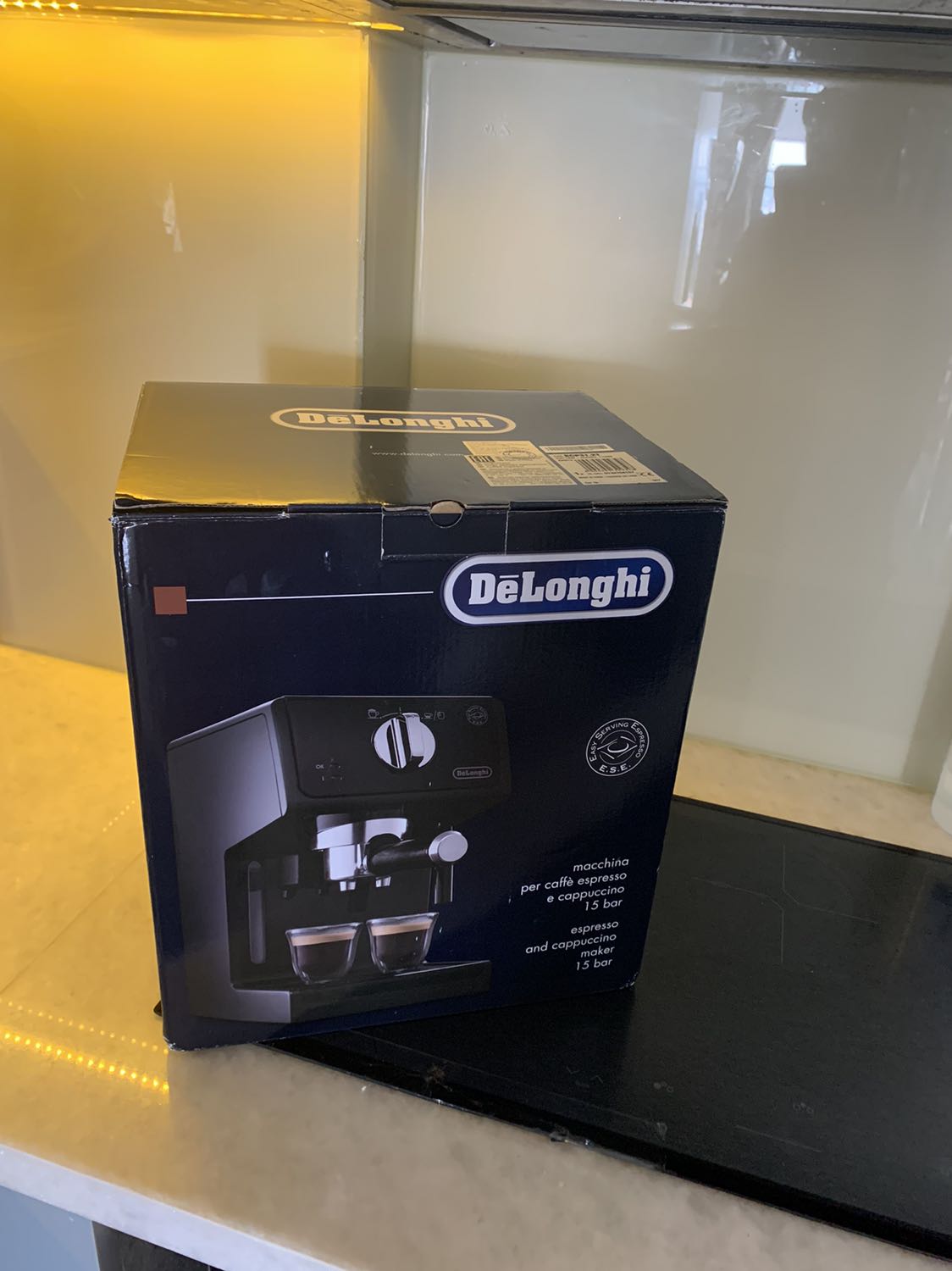 Máy pha cafe này chân ái luôn mọi người.
Đơn giản dể sử dụng. Có hơi đắt hơn các hãng khác một chút nhưng được cái thiết kế đẹp, làm nóng nhanh. Các bộ phận dễ lau chùi.