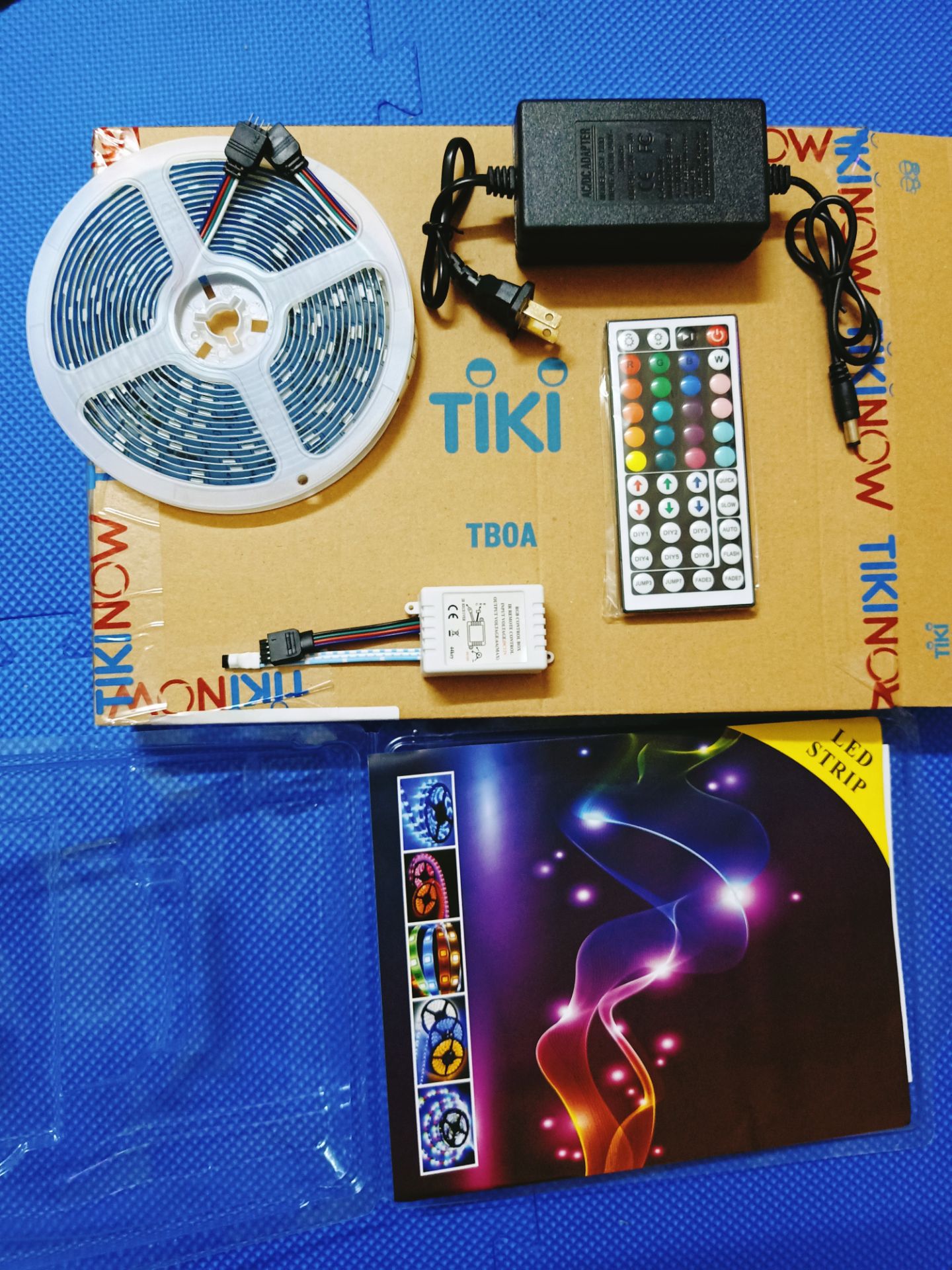 Giao hàng nhanh, sản phẩm nguyên vẹn, hộp k móp méo, chất lượng đèn rất đảm bảo, k bị chói mắt như mình nghĩ. Tuyệt phẩm cho không gian tràn ngập sắc màu. Lần đầu mua đã ưng, shop uy tín đúng như nhãn gắn. Sẽ ủng hộ nhiều hơn nữa