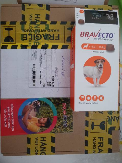 Trước giờ toàn mua bravecto ở shop. Luôn giao đúng, hsd xa, đóng gói đẹp. Lần này mua 2 viên đc tặng 1 balo mỏng, nhẹ, gấp gọn đc. Tks shop.
