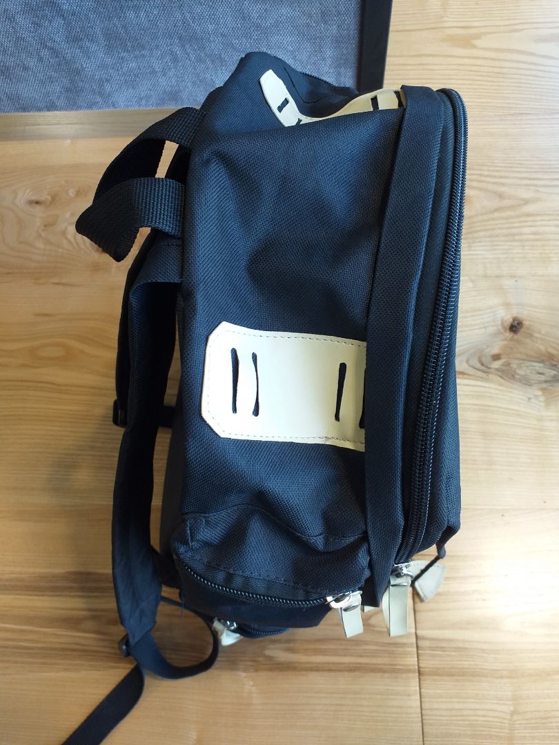 Sản phẩm đúng mẫu, chất lượng, có mấy cọng dây hơi sến. Giao hàng nhanh.