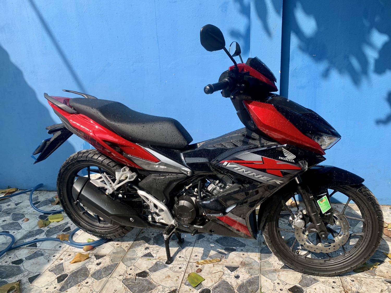 Giá Xe Honda Winner X 2021 Giá Xe Máy Đen Mờ Phanh ABS Đen Vàng Đồng wWwGò CôngVN